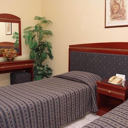 שארג'ה Al Sharq Hotel Apartment מראה חיצוני תמונה