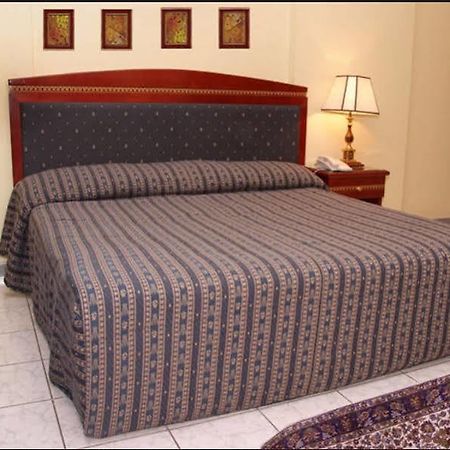 שארג'ה Al Sharq Hotel Apartment מראה חיצוני תמונה