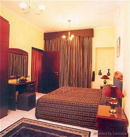 שארג'ה Al Sharq Hotel Apartment מראה חיצוני תמונה