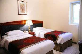 שארג'ה Al Sharq Hotel Apartment מראה חיצוני תמונה
